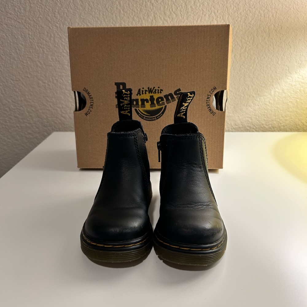 Dr. Martens Black Chelsea Boots Classic Design Baby Toddler 7